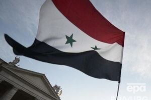 По информации иранского агентства Tasnim, флаг Сирии вывесили на мосту в Ракке