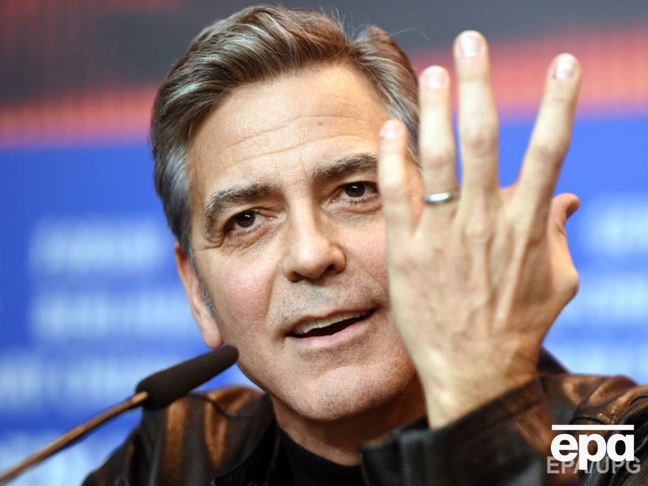 Клуни считает себя старым для кино