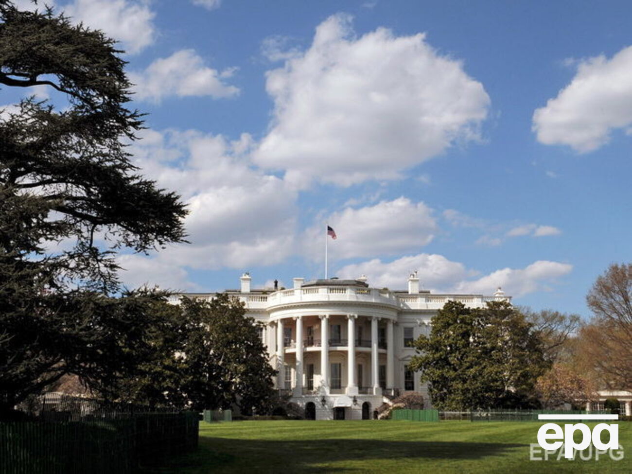 Мужчина пытался пробраться на территорию Белого дома