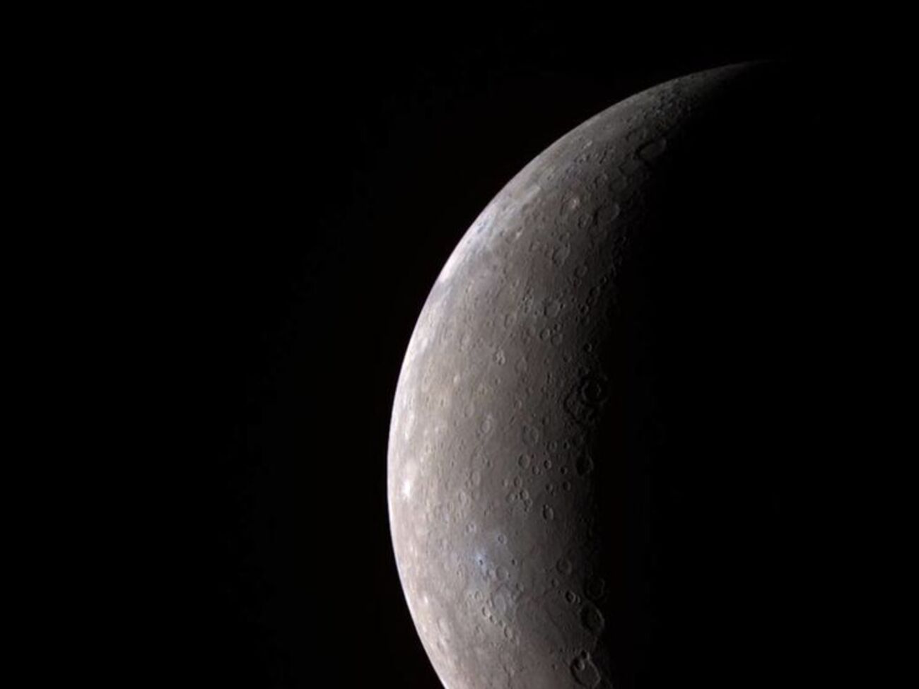 Цвет Меркурия может формировать кора из графита