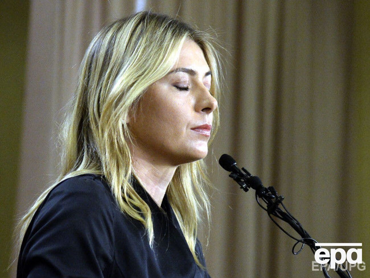 Официальные лица не могут комментировать никакие детали допинг-пробы Шараповой