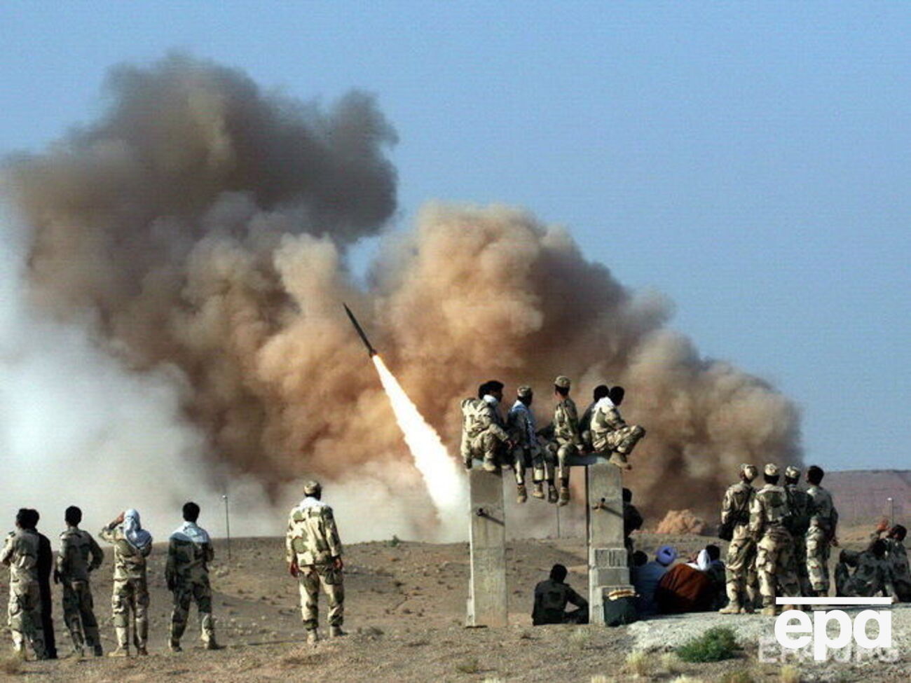 Иран провел учебные пуски баллистических ракет