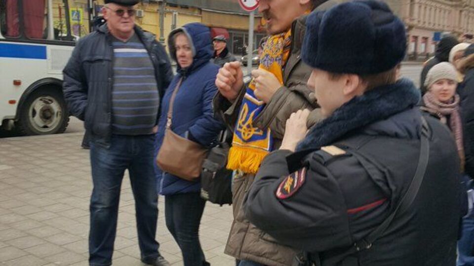 В Москве задерживают активистов, поддерживающих Савченко