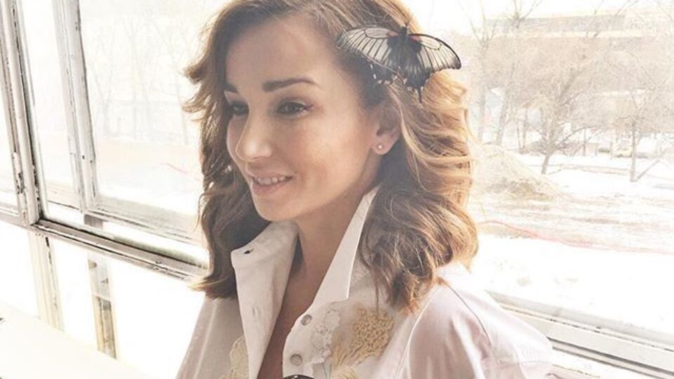Чехова: Как я праздную? Да вот так. Клара Цеткин и Роза Люксембург мной бы гордились. Идет напряженная борьба за право на эллипс и беговую дорожку