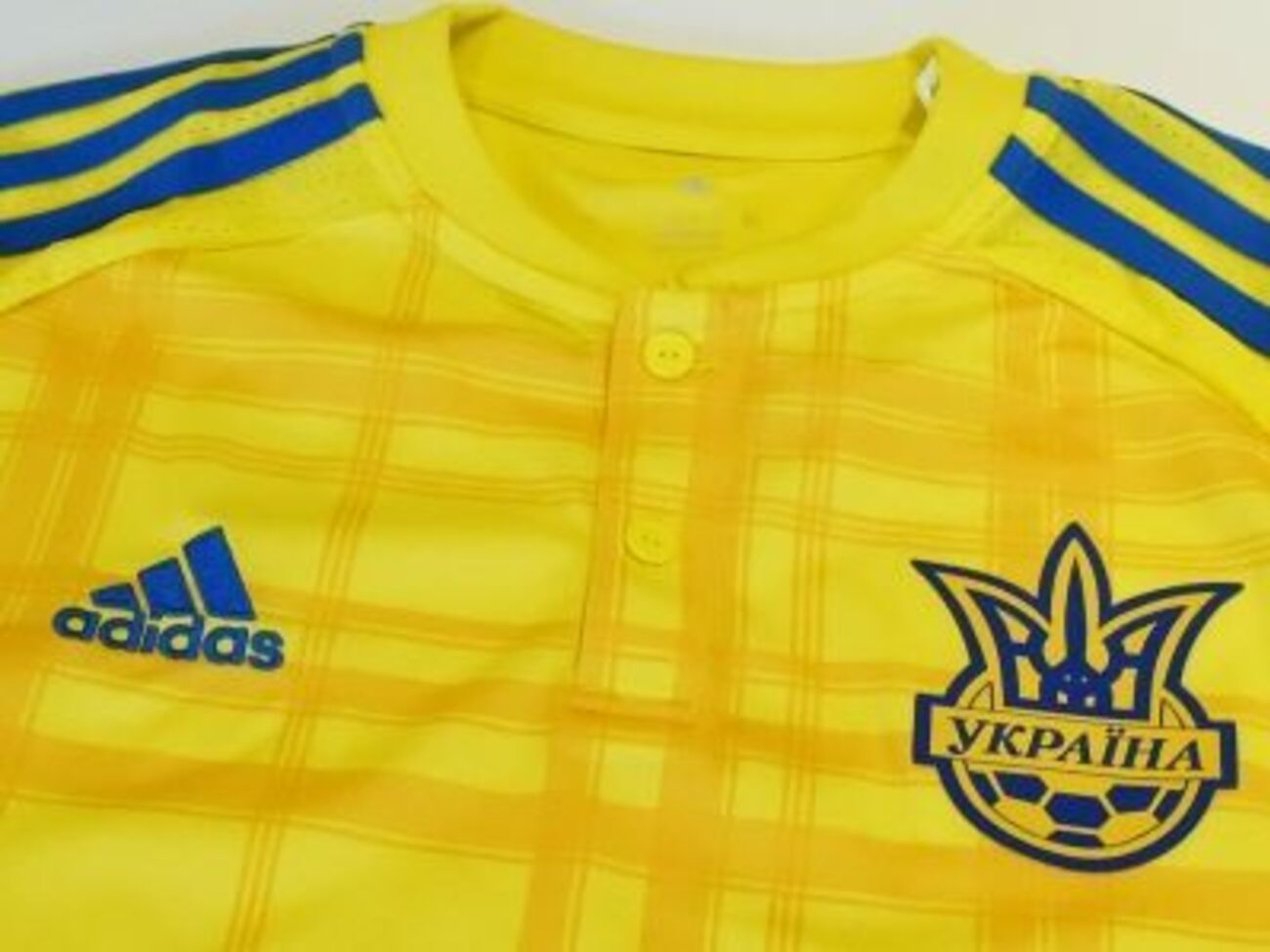 Желтые в клеточку. В Киеве презентовали новую форму национальной сборной по футболу. Фоторепортаж