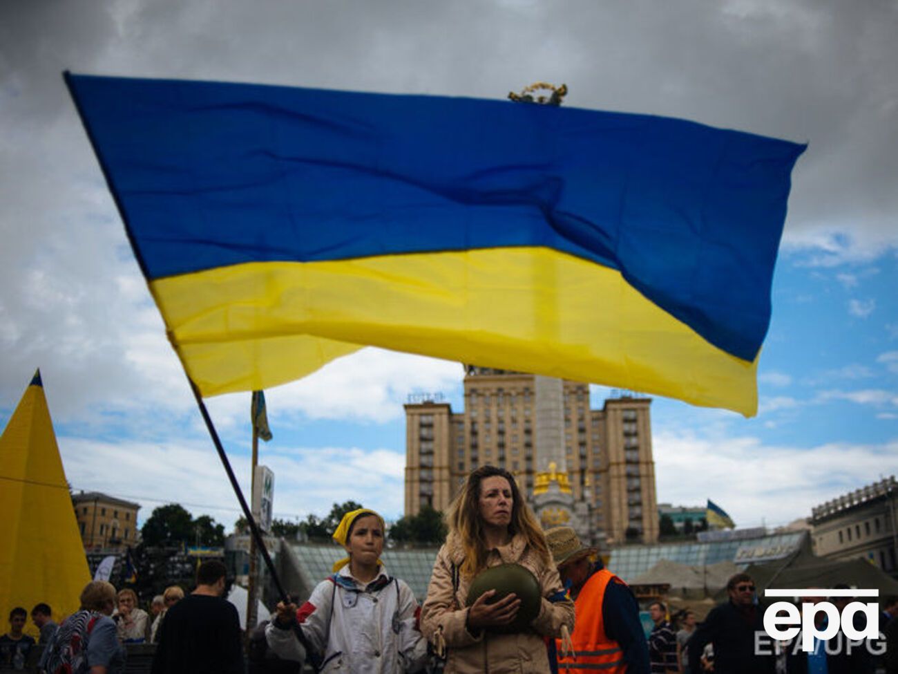 Еврокомиссия в апреле может внести законодательную инициативу об отмене виз для Украины
