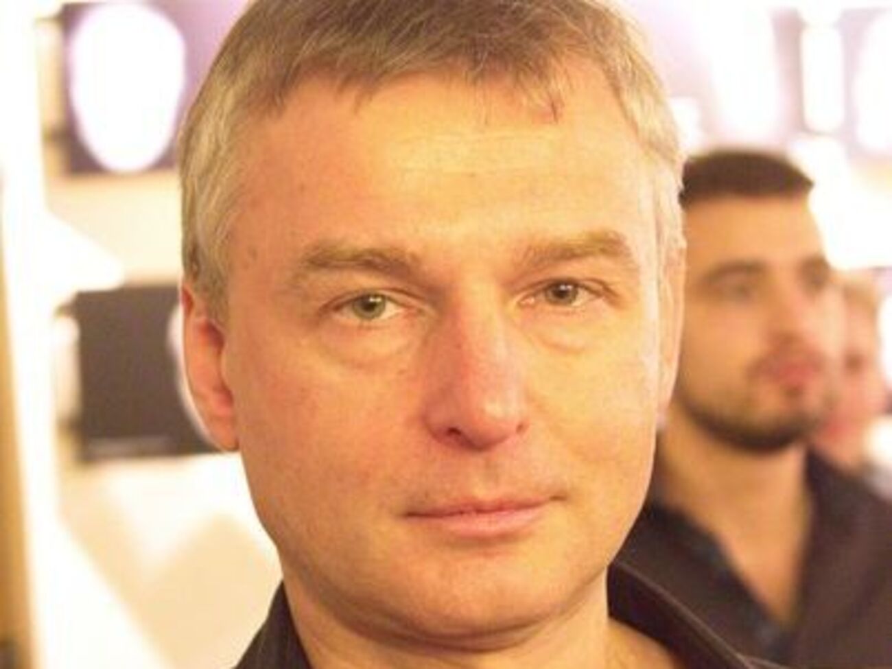 После того как журналист перестал выходить на связь, родственники начали поиски и нашли его погибшим