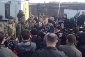 Тука рассказал, почему пункт пропуска в Золотом проработал так недолго