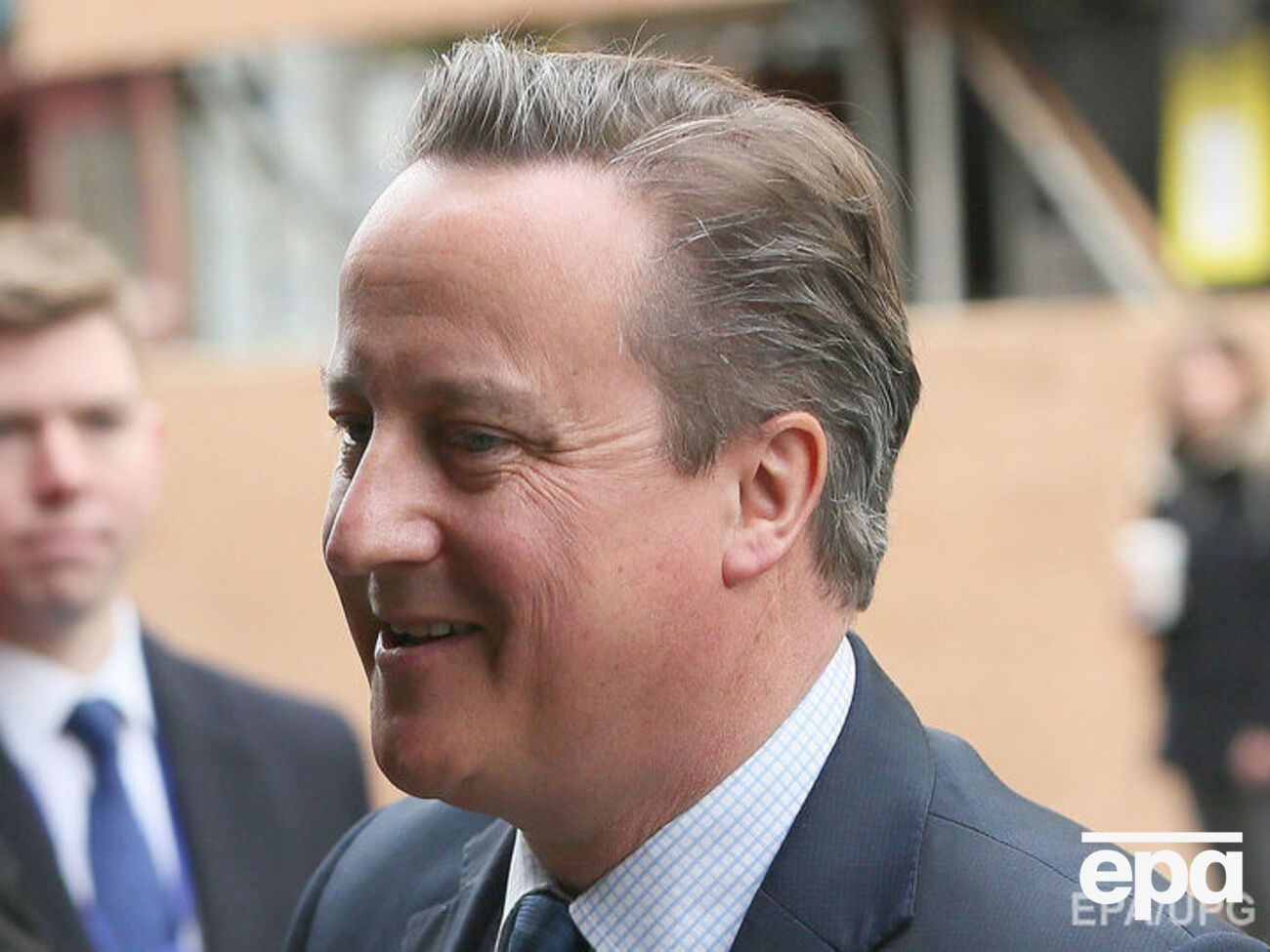 "В&nbsp;моем понимании, если вы&nbsp;все сделали правильно &ndash;&nbsp;поработали, сберегли средства и&nbsp;заплатили налоги &ndash; то&nbsp;вы&nbsp;должны быть вознаграждены",&nbsp;&ndash; писал Кэмерон 2 мая 2015 года