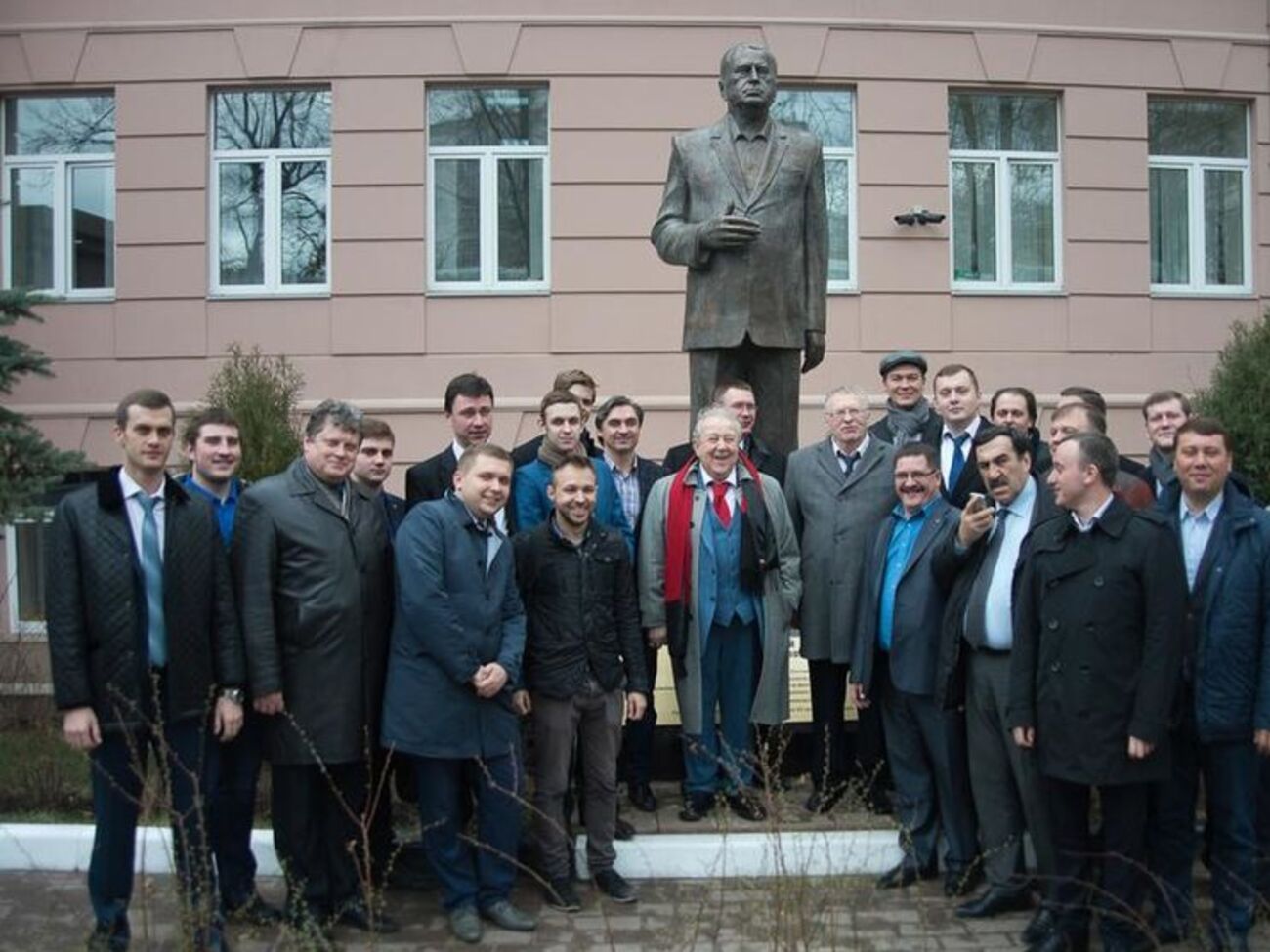 Жириновский на открытии памятника себе предложил ООН объявить всеобщую амнистию