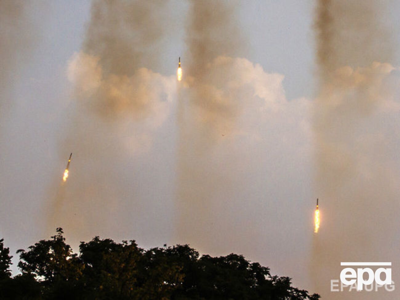 Военные открыли ответный огонь после обстрела боевиков