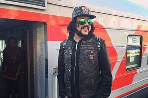 Киркоров: Во время тура у нас пропала алая подушка для короны шута