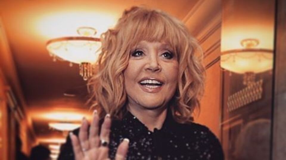 Пугачева дает старшей крестнице советы по телефону