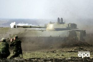 Украинская разведка: В Макеевке российские военнослужащие танкового батальона уговорили коллег из артиллерийского подразделения вывести из строя их танк под видом ошибки прицеливания