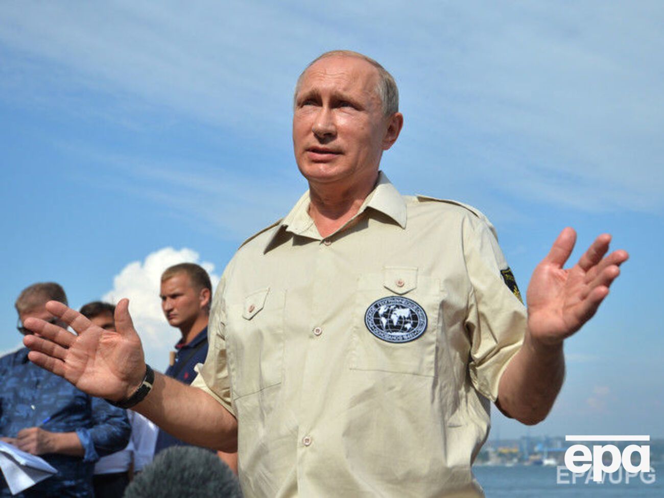 Президент РФ Владимир Путин во время визита в Крым