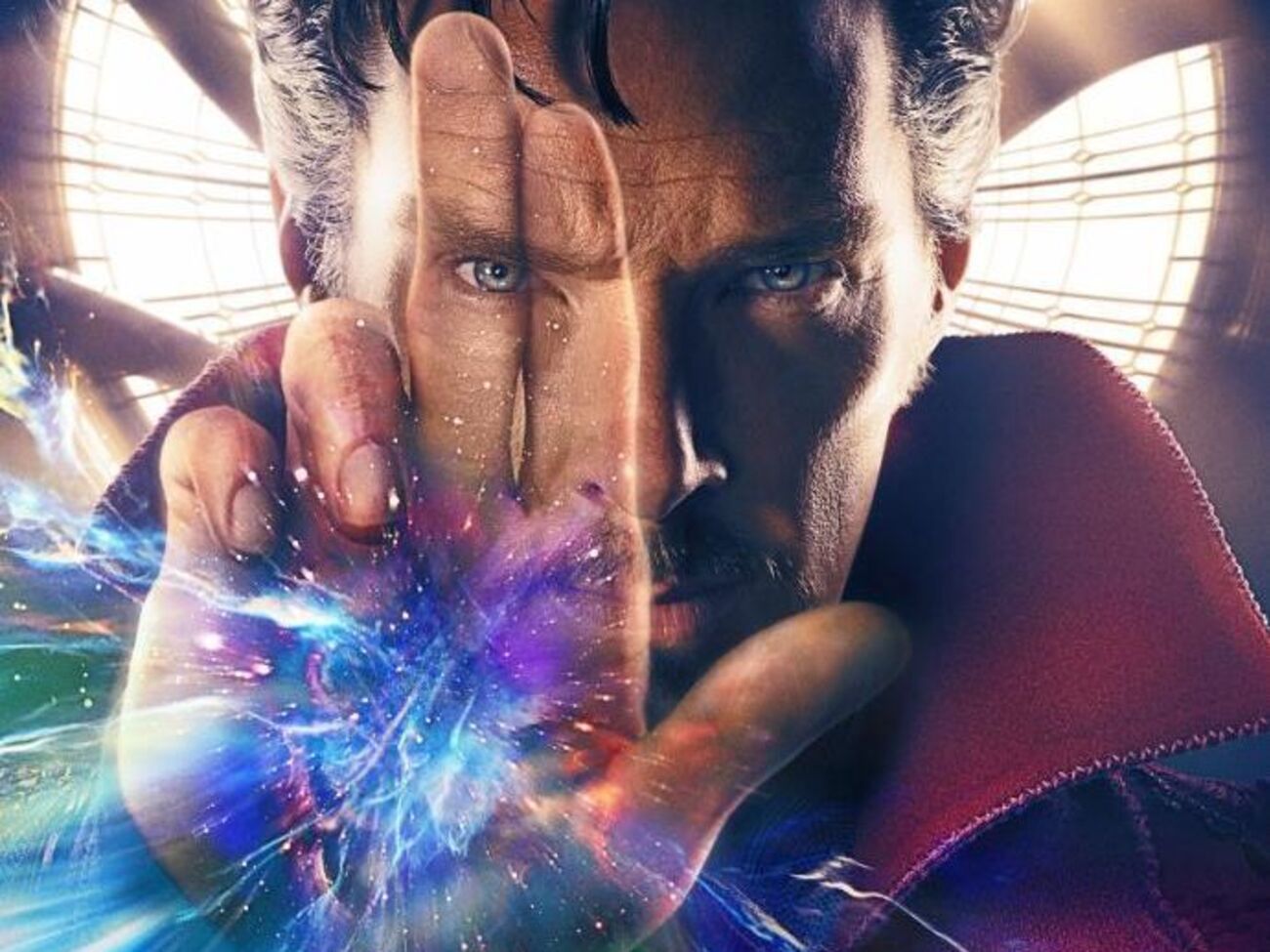 Камбербэтч воплотил на экране супергероя с магическими способностями