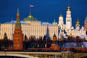 Перенос столицы России в другой город возможен после изменения конституции страны, одобренного законодательными собраниями не менее двух третей регионов России