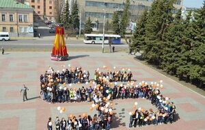 Пользователям сети "живая цифра" больше напоминала свастику