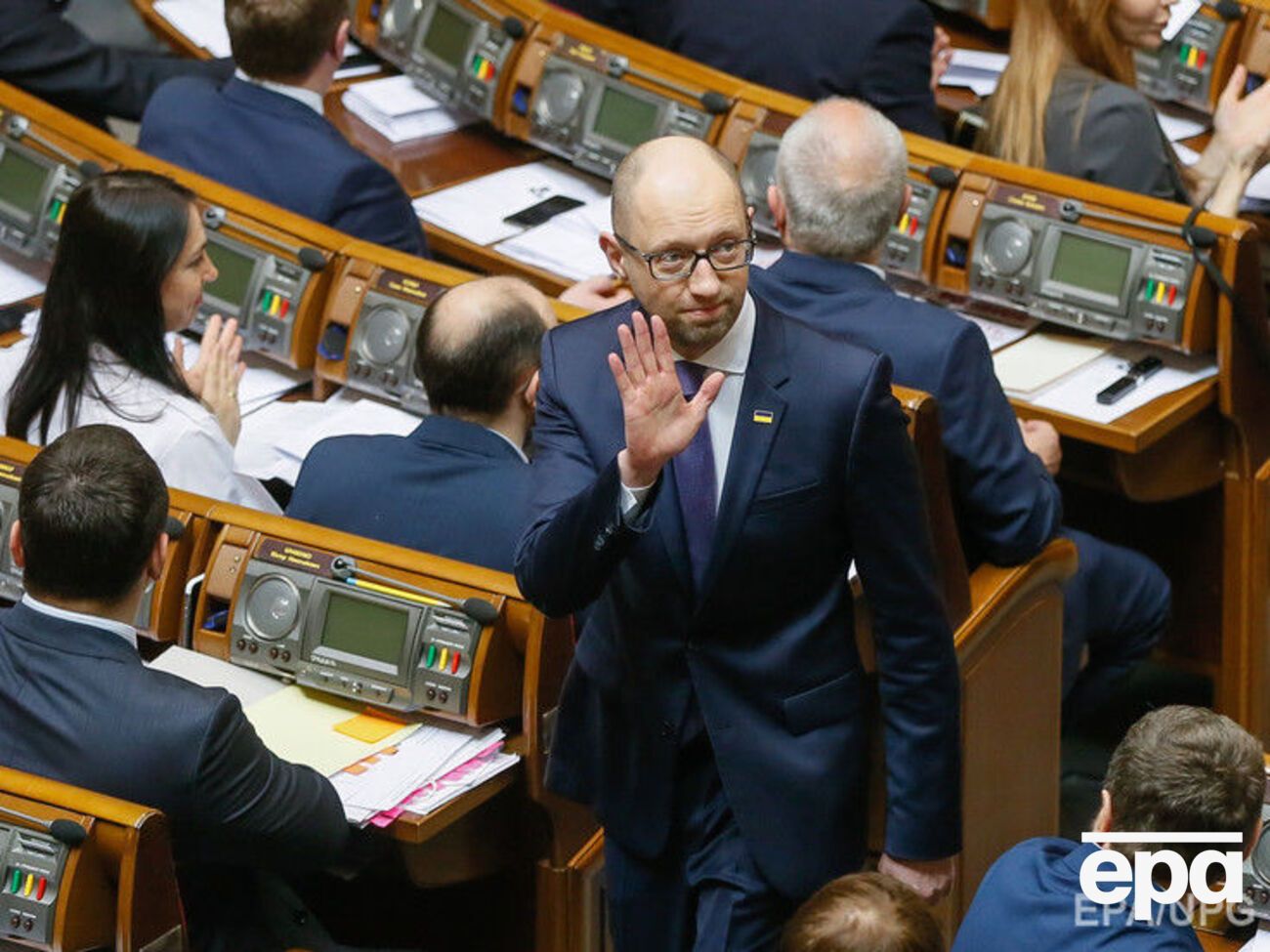 Правительство Яценюка отправлено в отставку