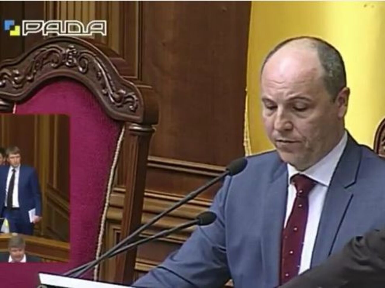 Парубий поставил на голосование вопрос о лишении мандатов новых членов правительства
