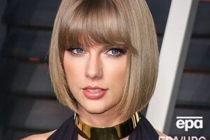 Свифт в откровенном образе снялась для Vogue