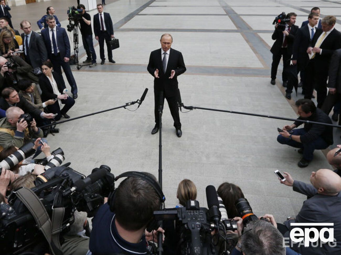 Путин: Я, честно говоря, не&nbsp;знаю, как&nbsp;бы&nbsp;информация о моей личной жизни не&nbsp;повлияла на&nbsp;курсовую разницу или&nbsp;цены на&nbsp;нефть