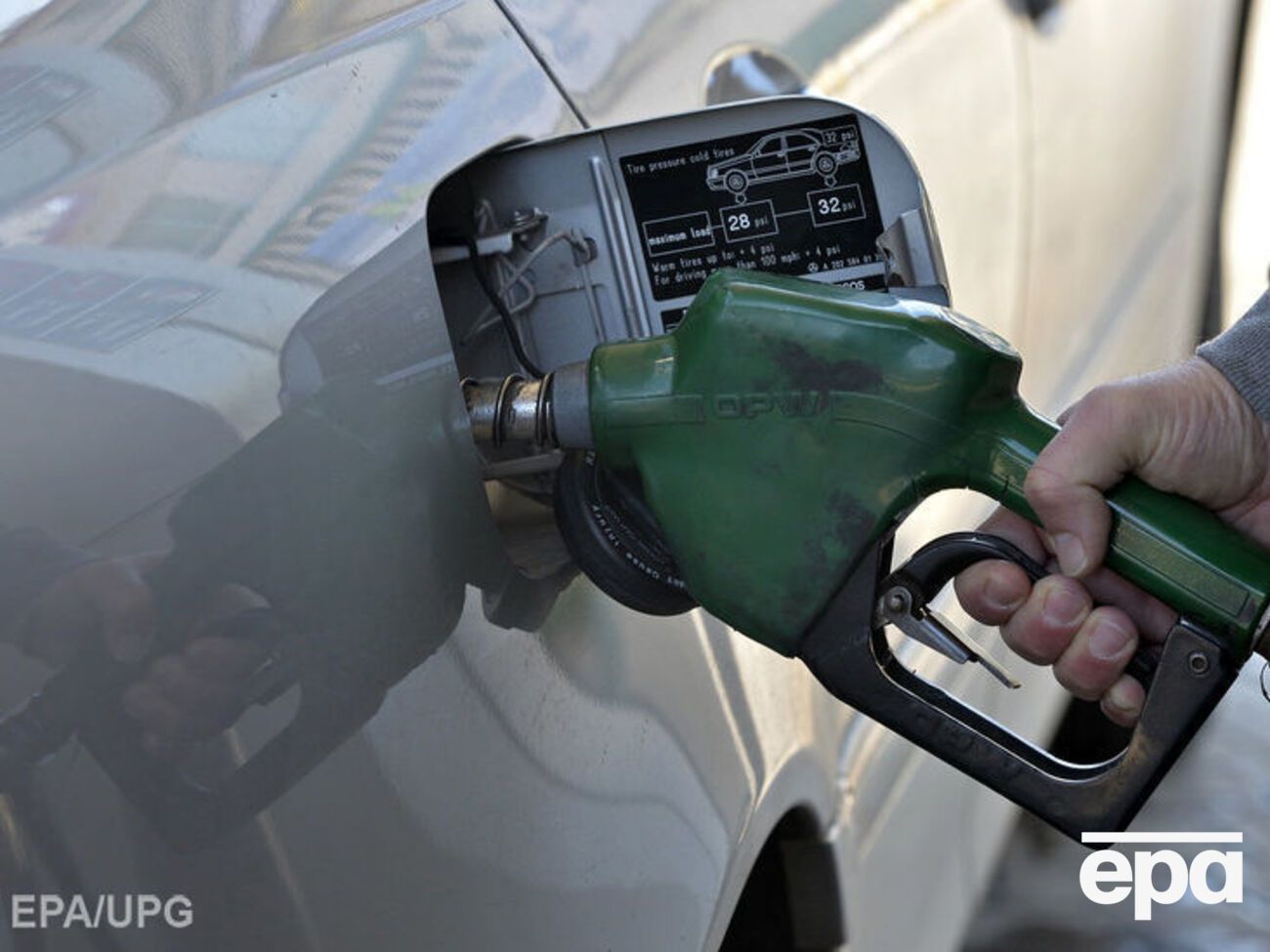 В украинскую сеть "Роснефти" входит 141 заправка в 12 областях, которые работают под брендами Formula, ТНК, "Золотой Гепард" и Smile