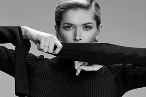 Брежнева: Со мной мой верный белый конь. Есть сила в нем, в глазах огонь. Кого прокатить?