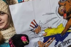 Порошенко сообщил, что в армию на контракт поступили уже десятки тысяч украинцев