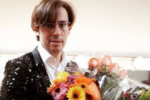 Галкин: <span>Пусть будет в жизни все самое теплое, самое милое, самое доброе, очень красивое, самое верное, самое нужное, трепетно-нежное, самое дружное, только приятное, только хорошее, невероятное, чуть невозможное, просто веселое, просто любимое,