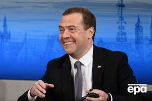 Медведев увеличил свои доходы на 700 тыс. рублей (270 тыс. грн) по сравнению с прошлым годом