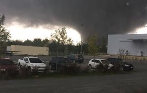 Воронка торнадо над Долоресом