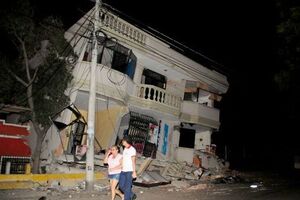 Число жертв землетрясения в Эквадоре растет, власти ввели режим чрезвычайной ситуации