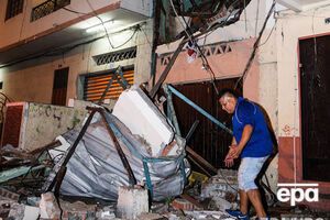 Число жертв землетрясения в Эквадоре растет