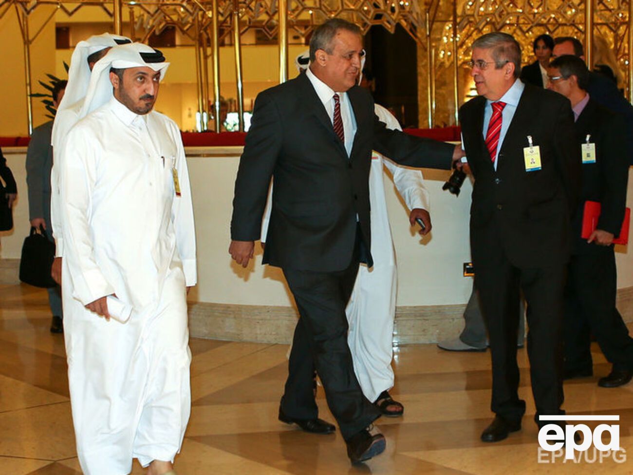 Нефтяной саммит откладывается