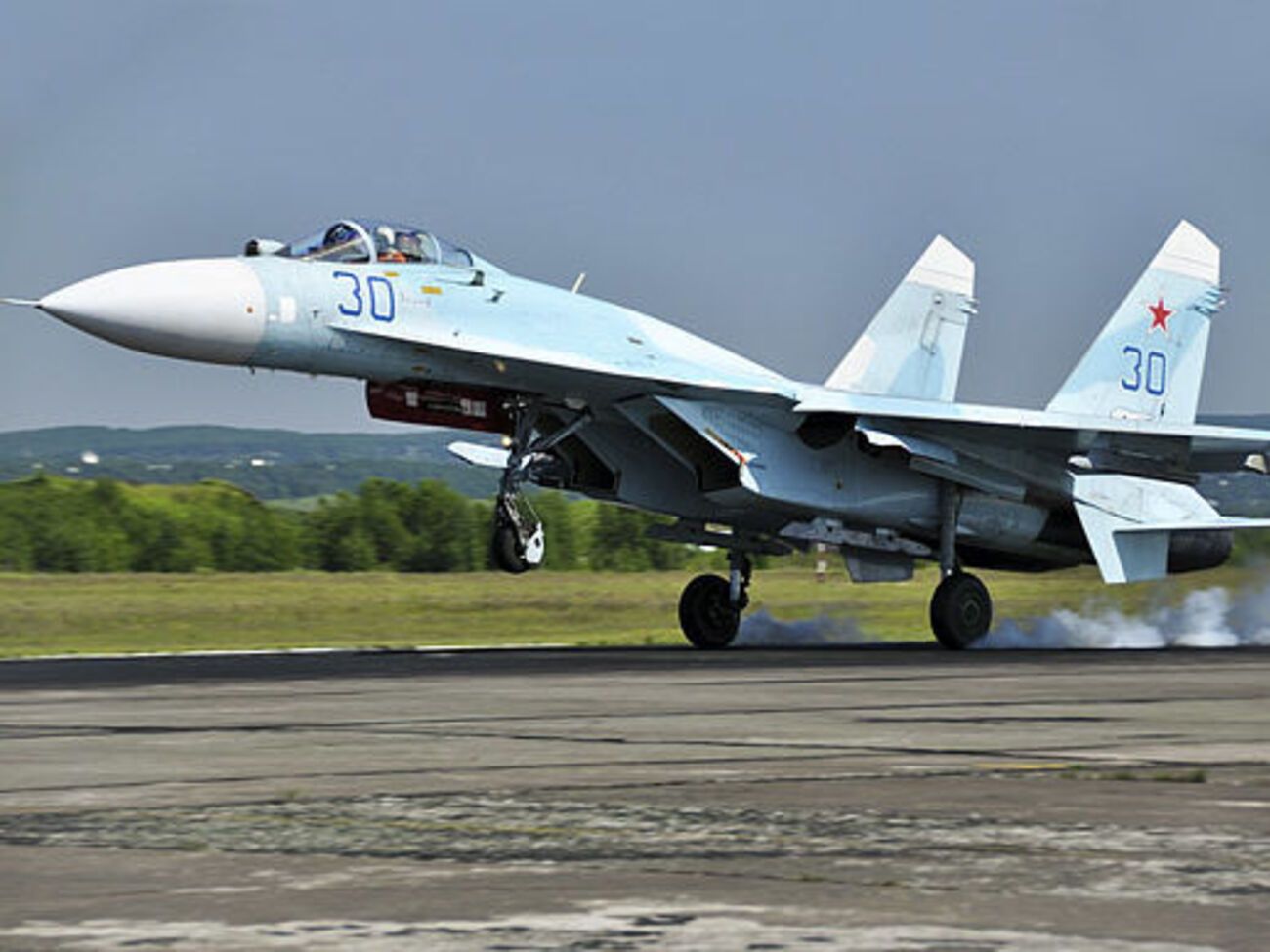 Минобороны РФ опровергло опасное приближение Су-27 к американскому самолету