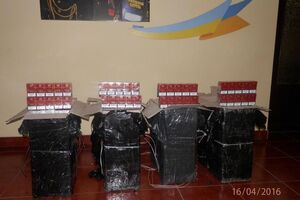 Сигареты возят через границу примерно в такой упаковке