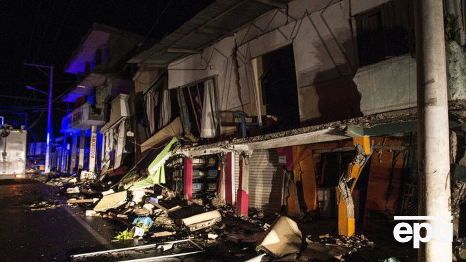 К спасательным работам после землетрясения в Эквадоре привлечена полиция и национальная гвардия