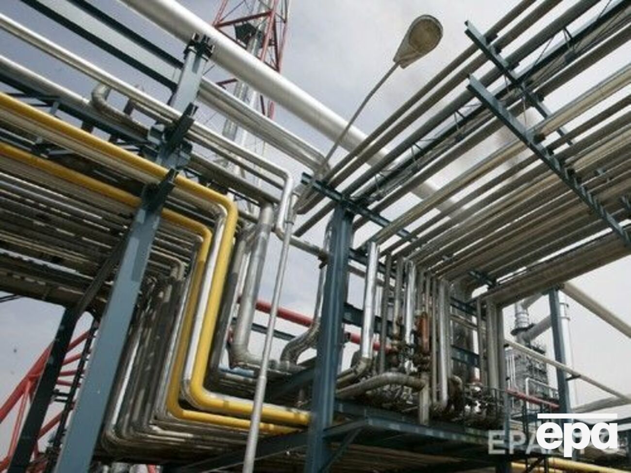 В Эквадоре после землетрясения приостановлена работа нефтяного завода