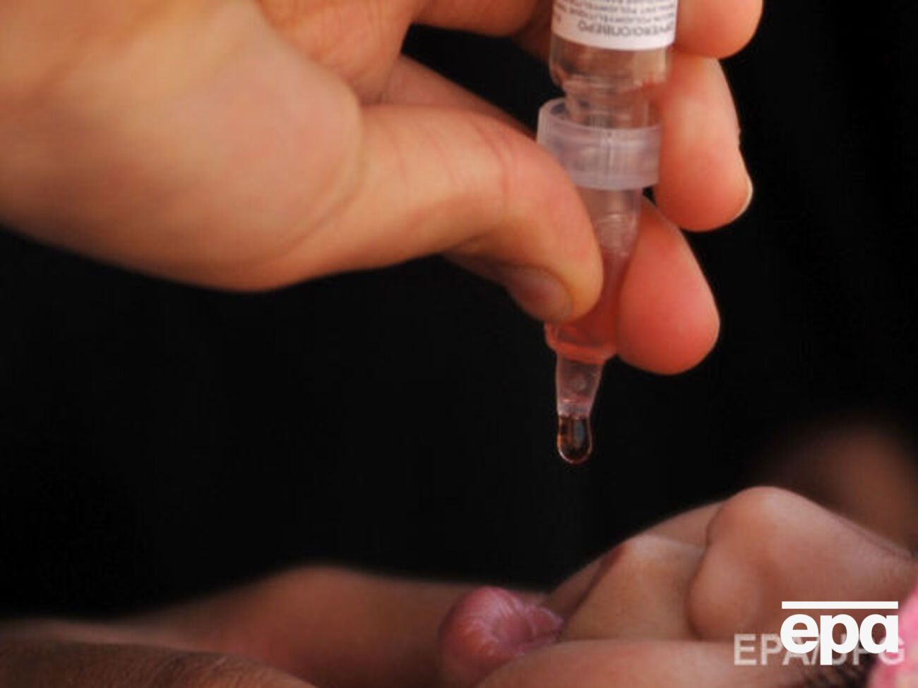 18 апреля Украина перешла на использование двухвалентной вакцины против полиомиелита