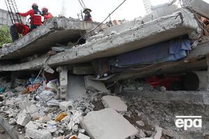 После землетрясения в Эквадоре продолжаются спасательные работы