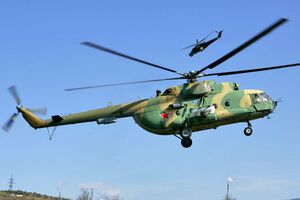 Российские вертолеты Ми-8 на учениях в Крыму вели поиск противодиверсионных сил и средств