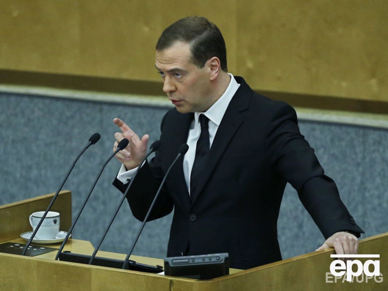 Медведев: Глобальные рынки теперь все больше подчиняются политическим законам, а не законам экономики