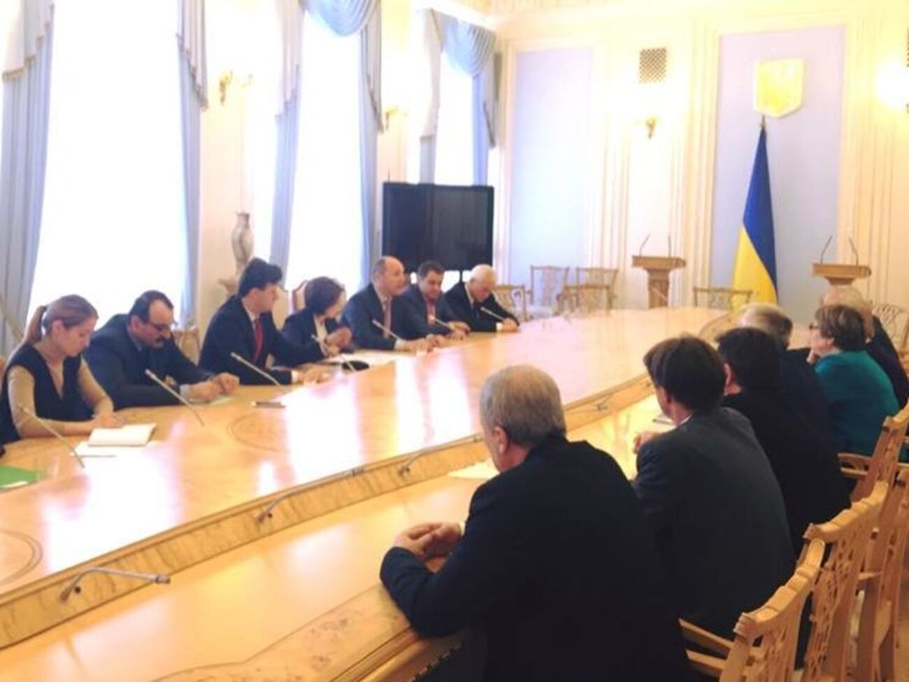 Ученых пригласили на встречу со спикером и министром