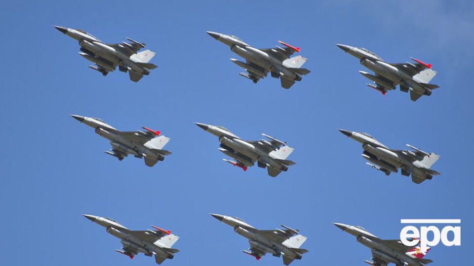 Дания направит в Сирию семь F16