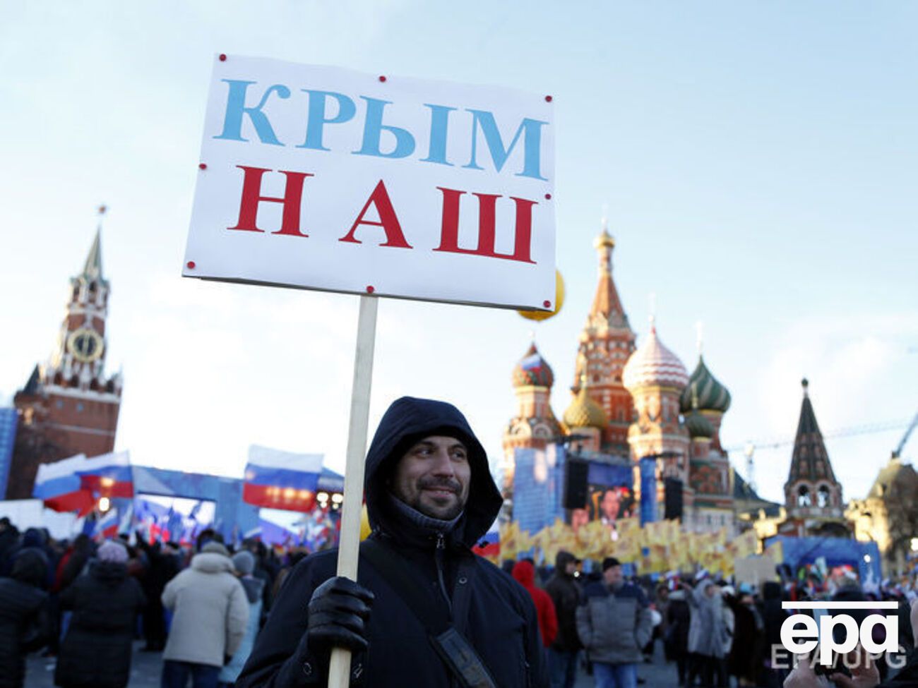 Силовики задержали 35 мусульман в крымском кафе