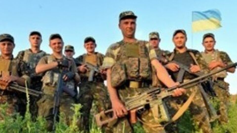 Порошенко призвал не допустить размещения ядерного оружия в Крыму
