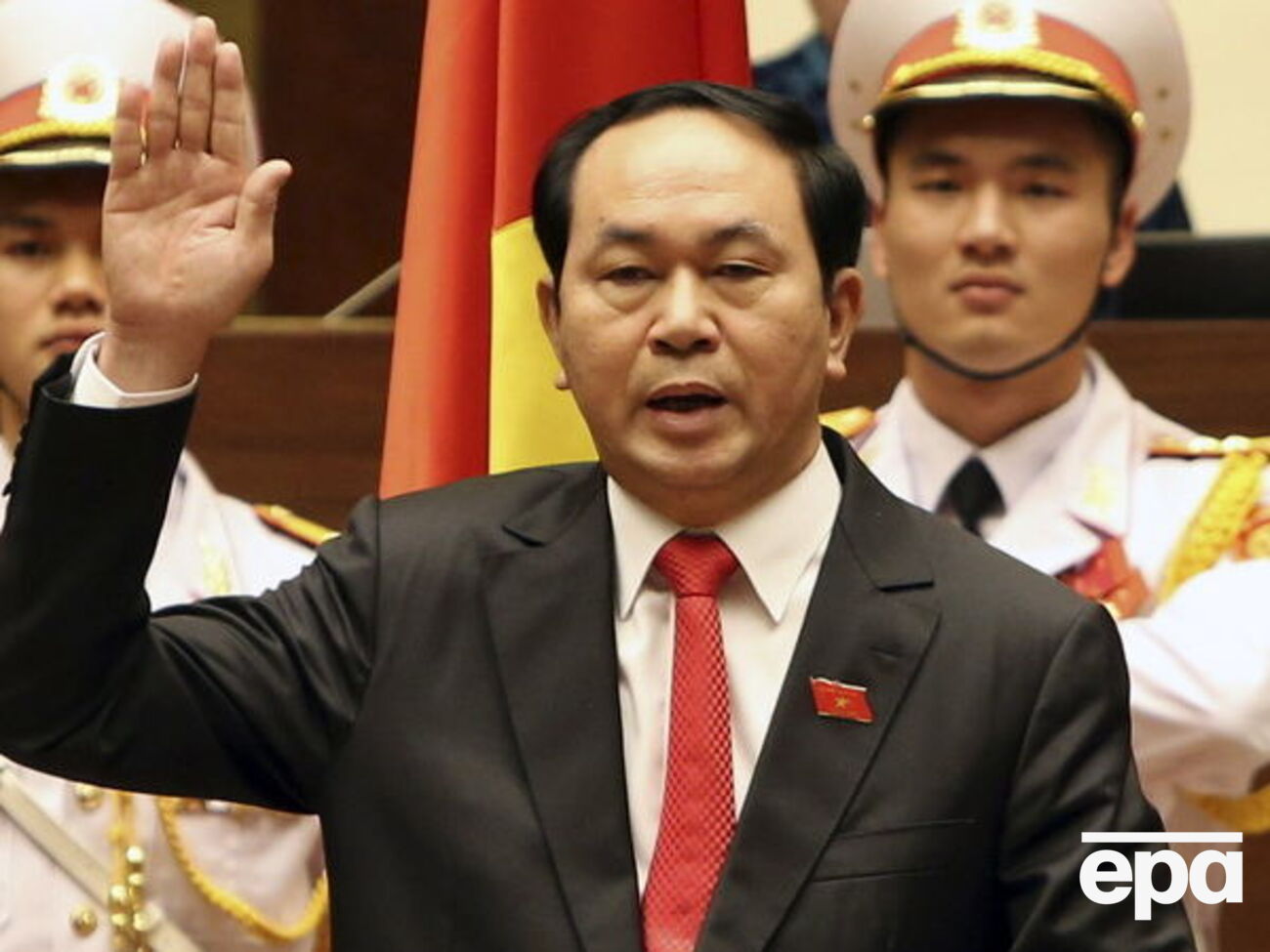 Тран Дай Куанг принимает присягу после избрания президентом Вьетнама