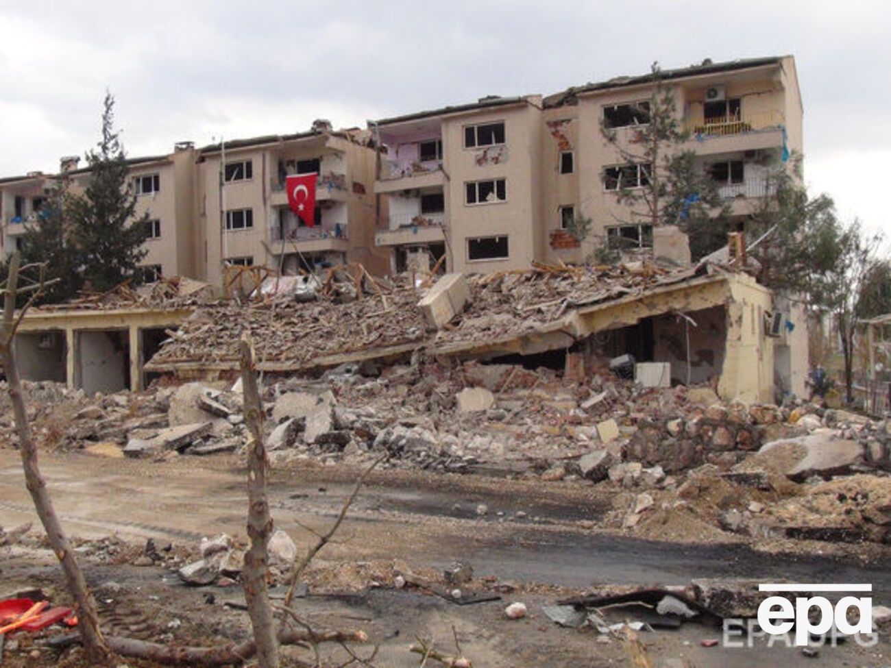 На юге Турции снова подорвали автомобиль