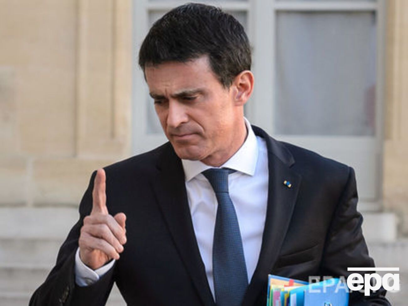 Мануэль Вальс: Режим чрезвычайного положения во Франции должен быть продлен до конца Евро-2016